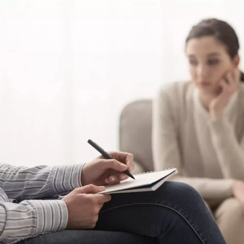 quando-procurar-psiquiatra-natal-saude-mental-salutis-clinic